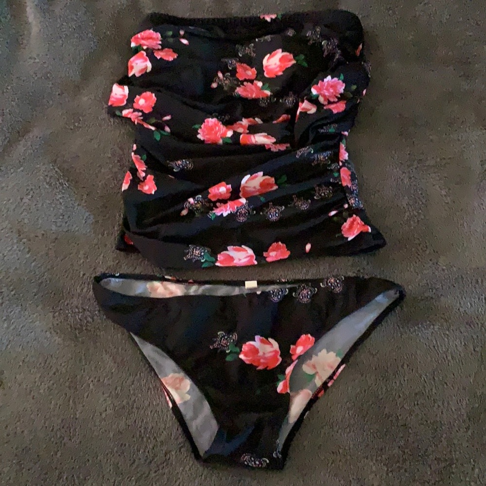 Super cute 2 piece swim